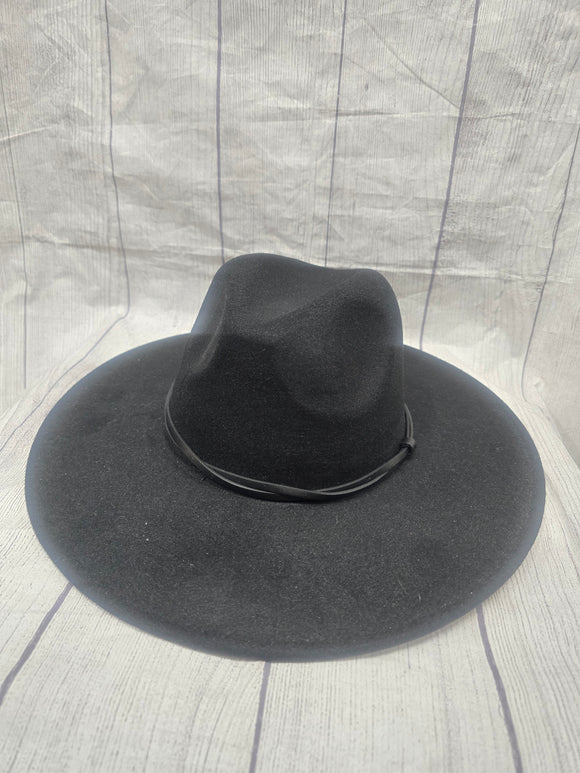 black fashion hat with thin band