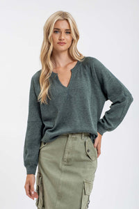 SPLIT NECK LONG EXTENDED SLEEVE RAGLAN KNIT TOP