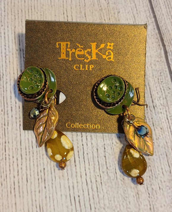 green leaf earring