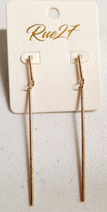 textured gold bar earring