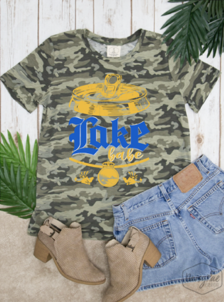 LAKE BABE ON CAMO CREW NECK TEE